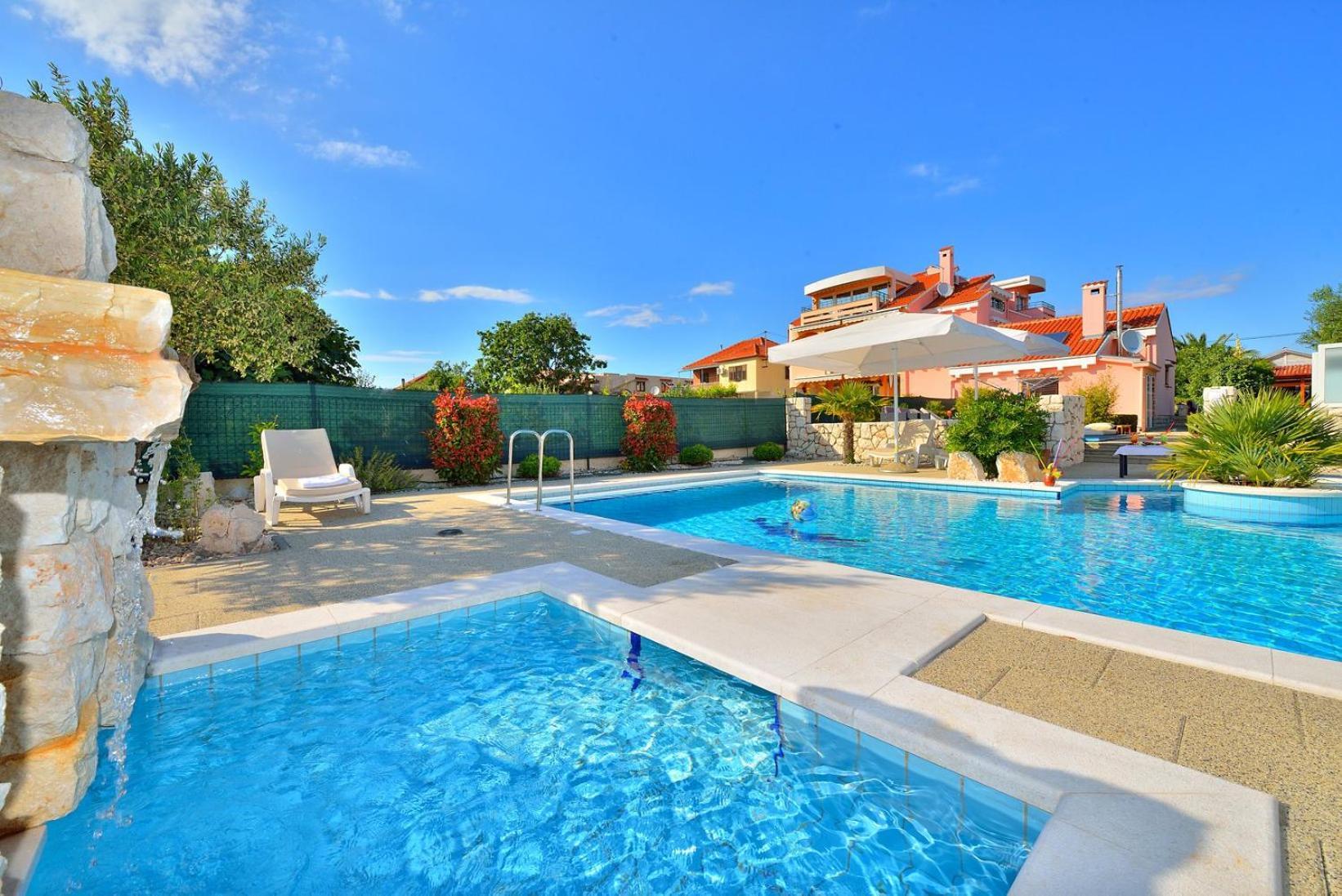 Villa Dalmatina Zadar Mit Pool Exteriör bild