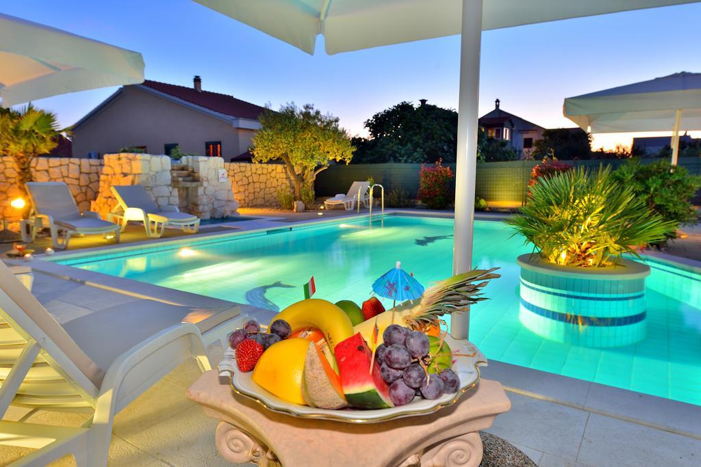 Villa Dalmatina Zadar Mit Pool Exteriör bild