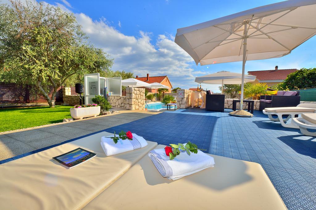 Villa Dalmatina Zadar Mit Pool Exteriör bild