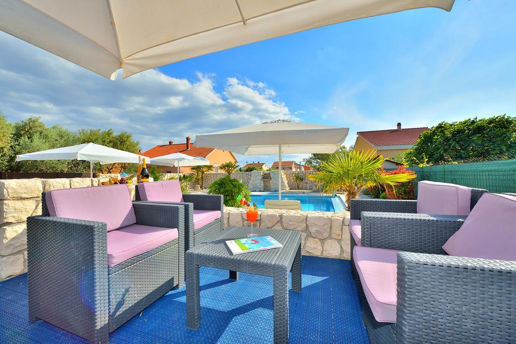 Villa Dalmatina Zadar Mit Pool Exteriör bild