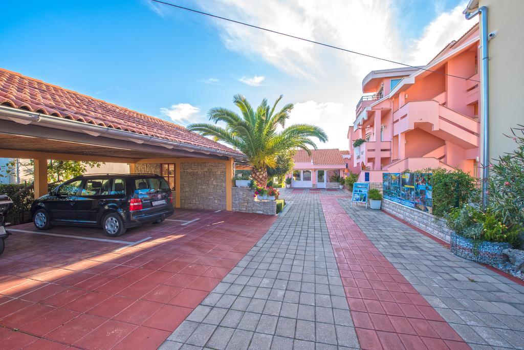 Villa Dalmatina Zadar Mit Pool Exteriör bild
