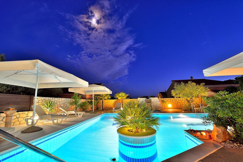 Villa Dalmatina Zadar Mit Pool Exteriör bild
